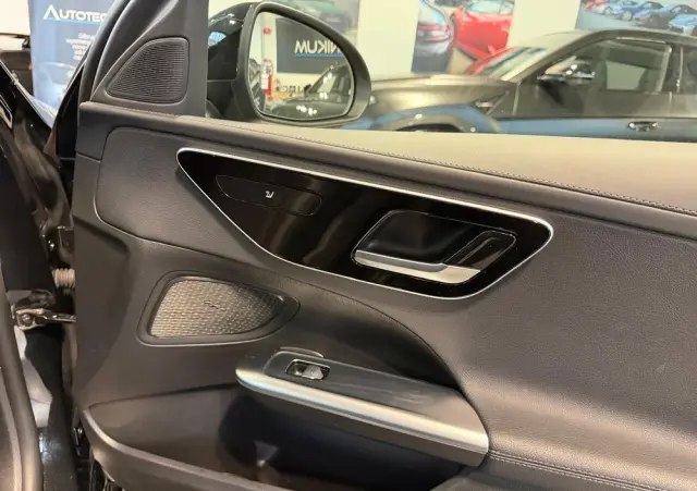MERCEDES-BENZ Klasa C 300 e 9G-TRONIC AMG Line