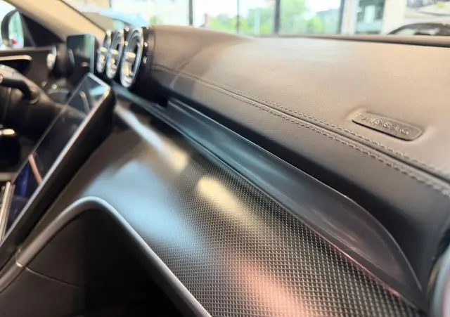MERCEDES-BENZ Klasa C 300 e 9G-TRONIC AMG Line