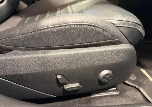MERCEDES-BENZ Klasa C 300 e 9G-TRONIC AMG Line