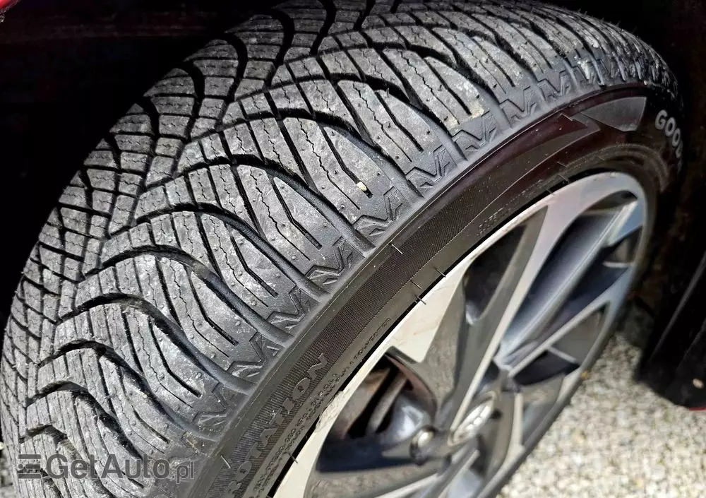 TOYOTA Auris 1.8 VVT-i Hybrid Automatik Life Plus