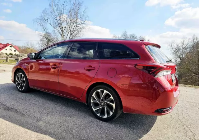 TOYOTA Auris 1.8 VVT-i Hybrid Automatik Life Plus