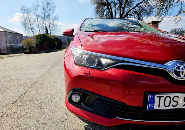 TOYOTA Auris 1.8 VVT-i Hybrid Automatik Life Plus