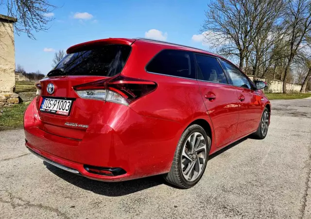 TOYOTA Auris 1.8 VVT-i Hybrid Automatik Life Plus