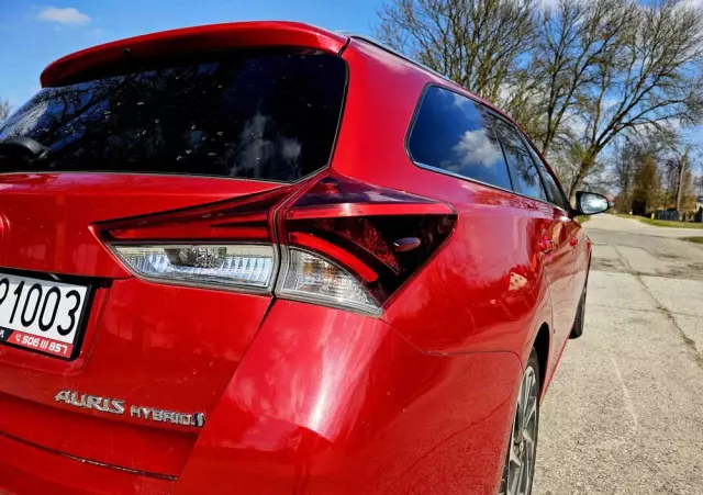 TOYOTA Auris 1.8 VVT-i Hybrid Automatik Life Plus