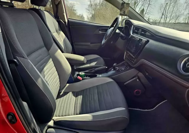 TOYOTA Auris 1.8 VVT-i Hybrid Automatik Life Plus