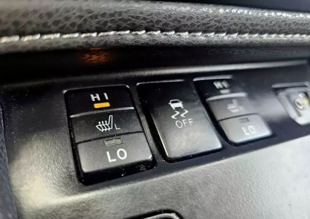 TOYOTA Auris 1.8 VVT-i Hybrid Automatik Life Plus