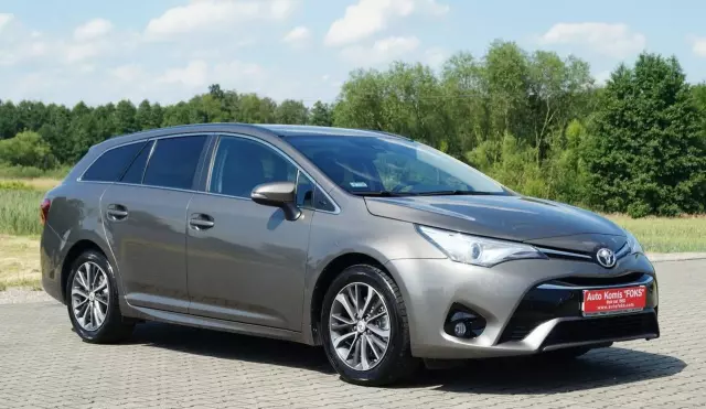 TOYOTA Avensis 