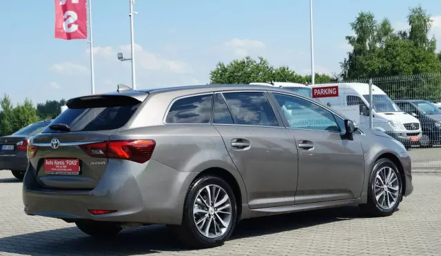 TOYOTA Avensis 