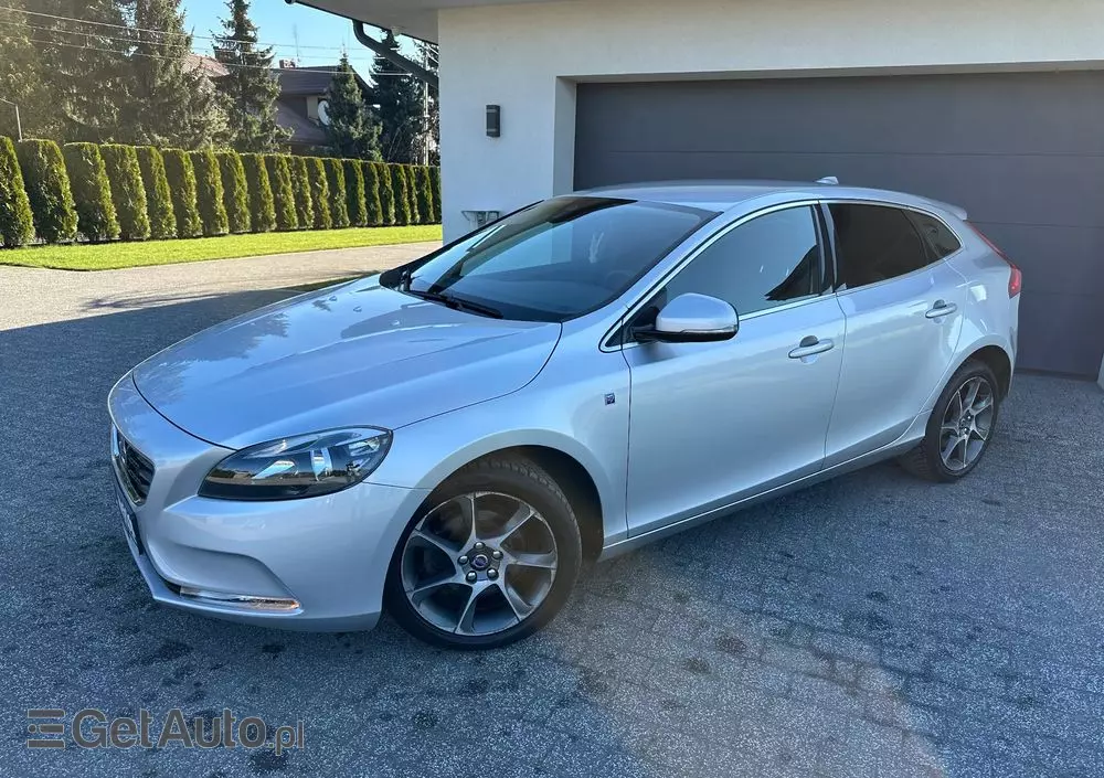 VOLVO V40 D2 Ocean Race