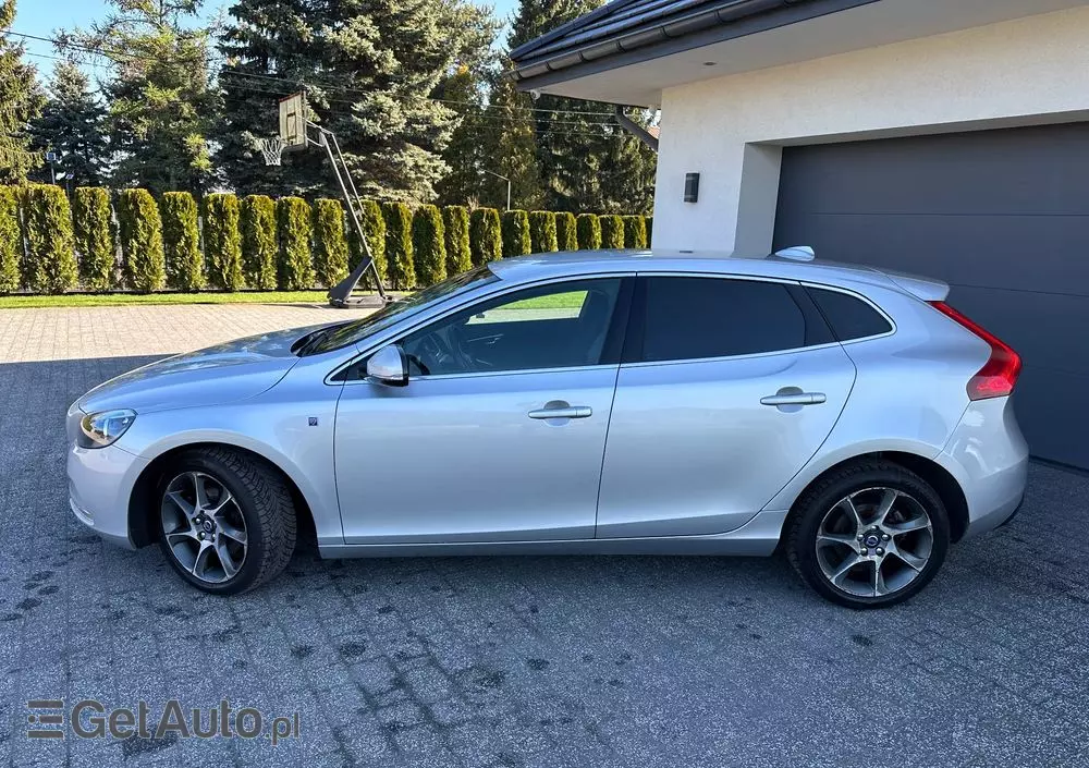 VOLVO V40 D2 Ocean Race