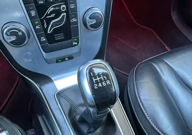 VOLVO V40 D2 Ocean Race