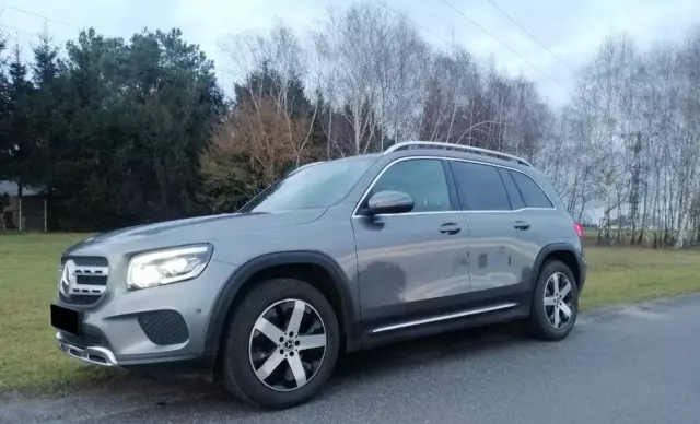 MERCEDES-BENZ GLB 