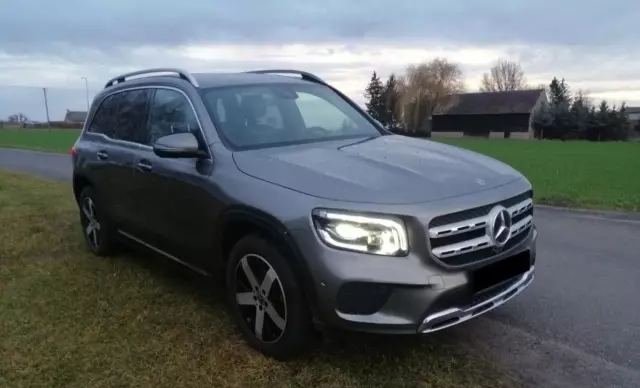 MERCEDES-BENZ GLB 