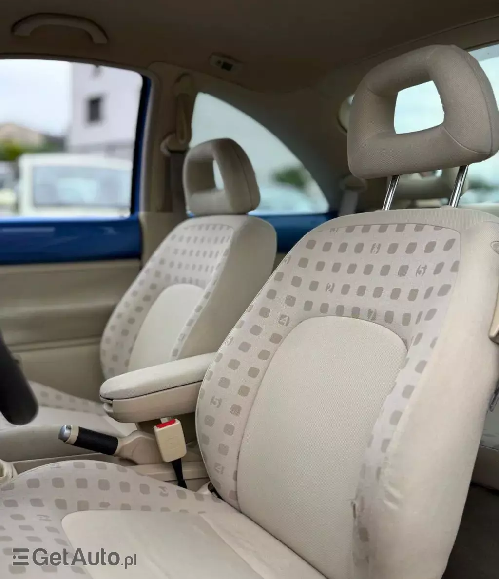 VOLKSWAGEN New Beetle 