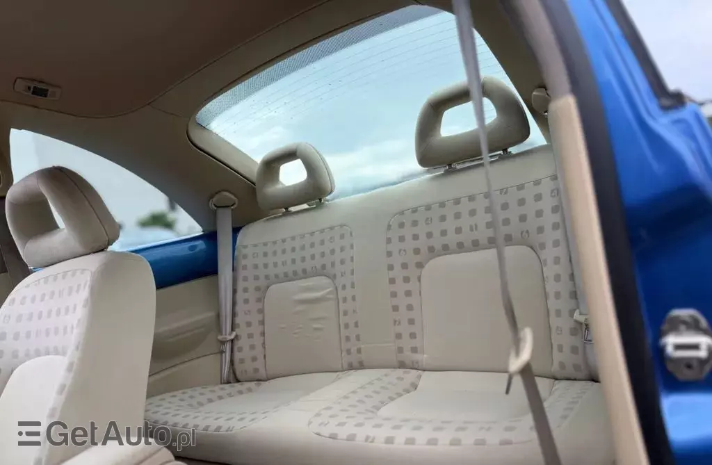 VOLKSWAGEN New Beetle 