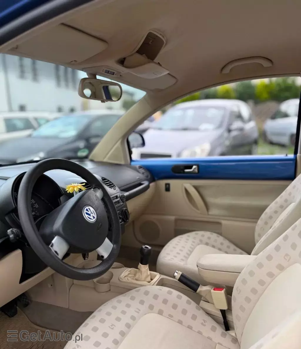 VOLKSWAGEN New Beetle 