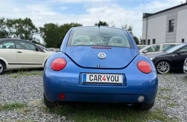 VOLKSWAGEN New Beetle 