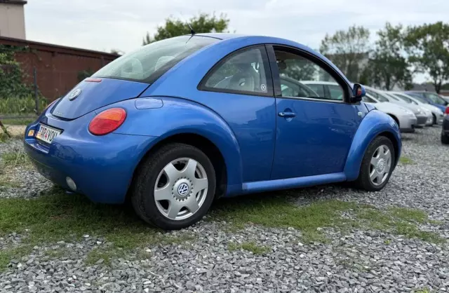 VOLKSWAGEN New Beetle 