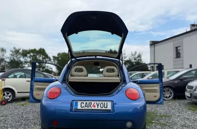 VOLKSWAGEN New Beetle 