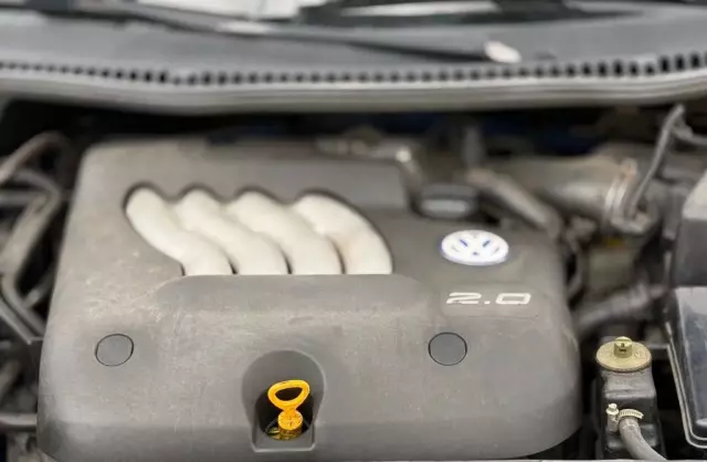 VOLKSWAGEN New Beetle 