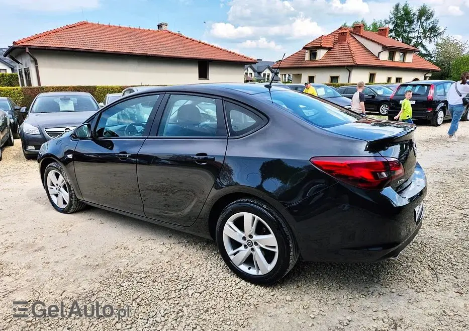 OPEL Astra IV 1.4 T Business EU6