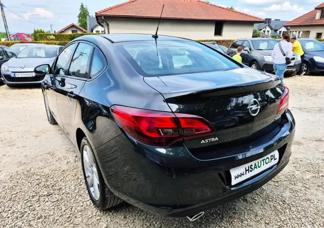 OPEL Astra IV 1.4 T Business EU6