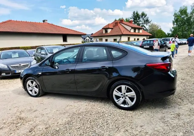 OPEL Astra IV 1.4 T Business EU6