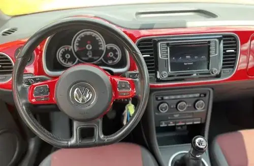 VOLKSWAGEN Beetle 
