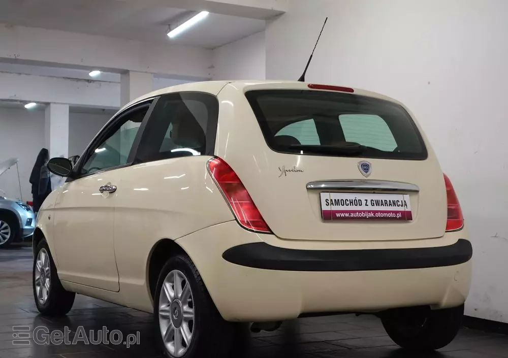 LANCIA Ypsilon 1.4 16V Platino (4 os.)