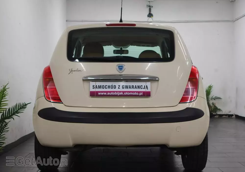 LANCIA Ypsilon 1.4 16V Platino (4 os.)
