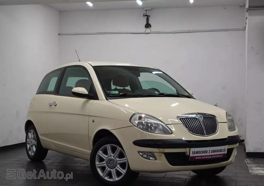 LANCIA Ypsilon 1.4 16V Platino (4 os.)