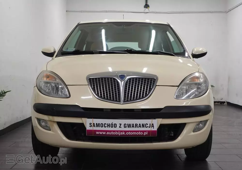 LANCIA Ypsilon 1.4 16V Platino (4 os.)