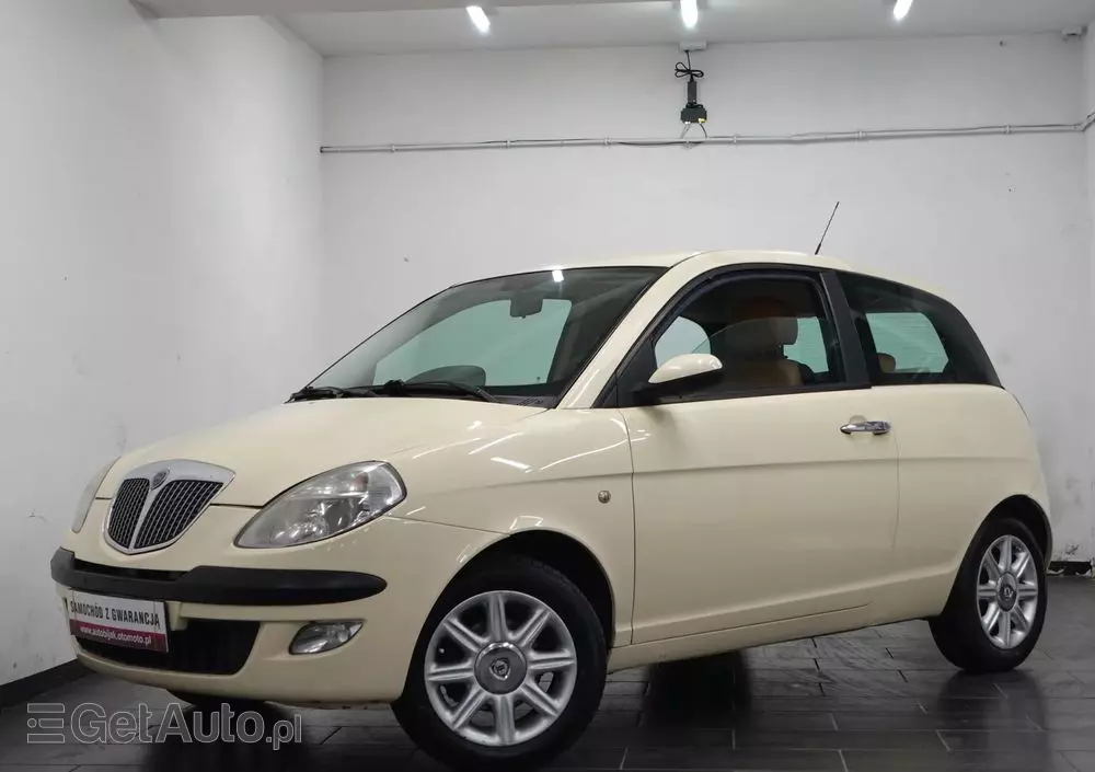 LANCIA Ypsilon 1.4 16V Platino (4 os.)