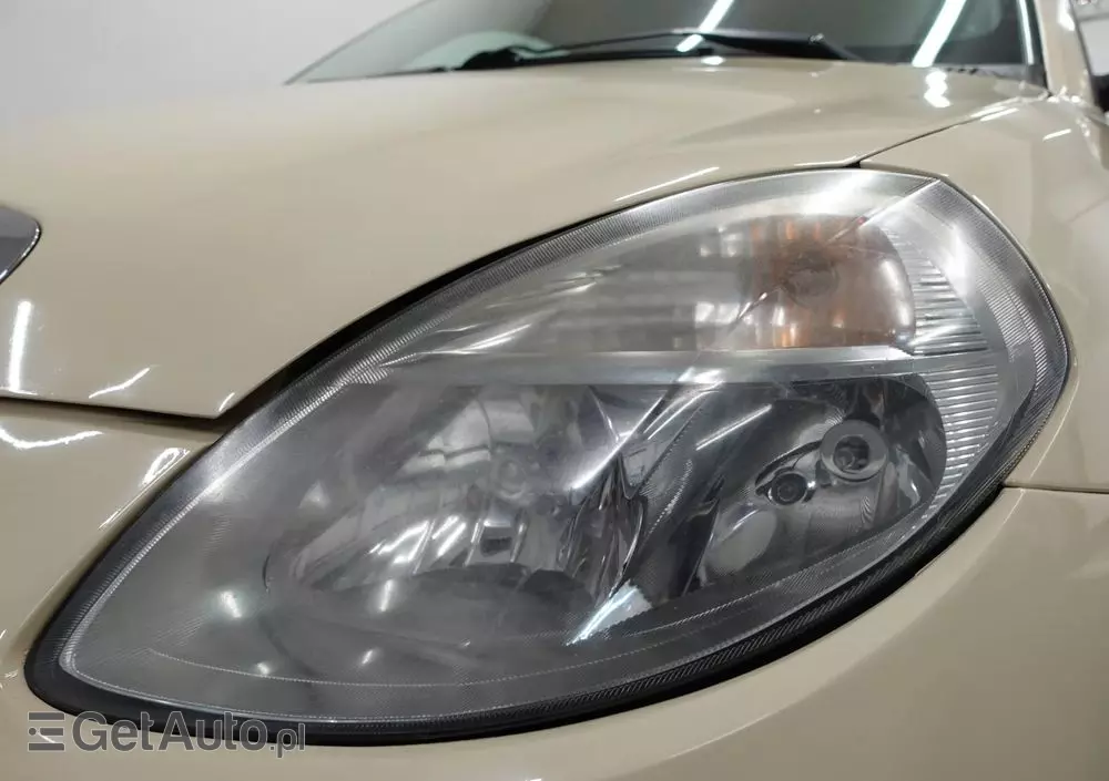 LANCIA Ypsilon 1.4 16V Platino (4 os.)