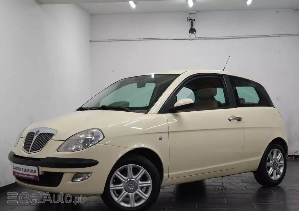 LANCIA Ypsilon 1.4 16V Platino (4 os.)