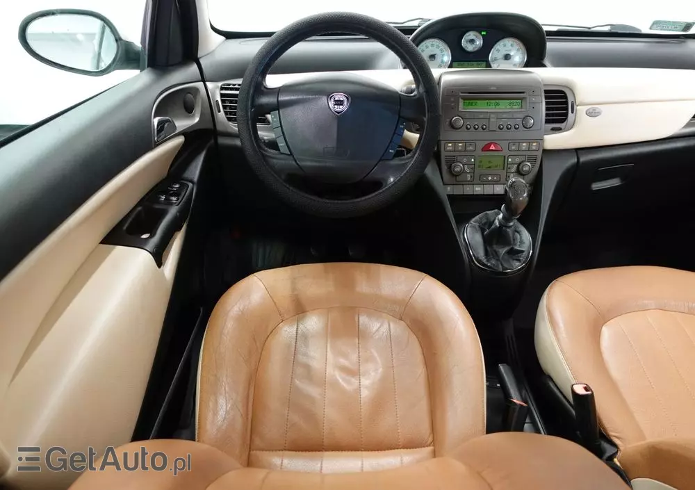 LANCIA Ypsilon 1.4 16V Platino (4 os.)