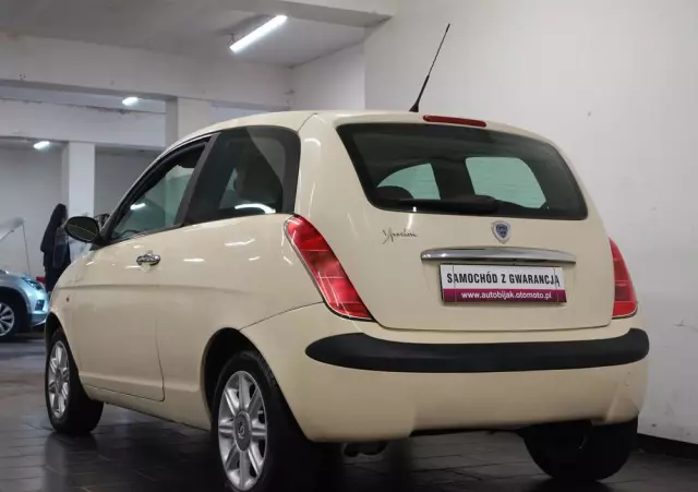 LANCIA Ypsilon 1.4 16V Platino (4 os.)