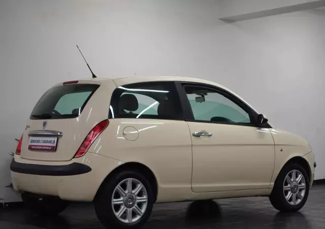 LANCIA Ypsilon 1.4 16V Platino (4 os.)