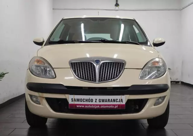 LANCIA Ypsilon 1.4 16V Platino (4 os.)