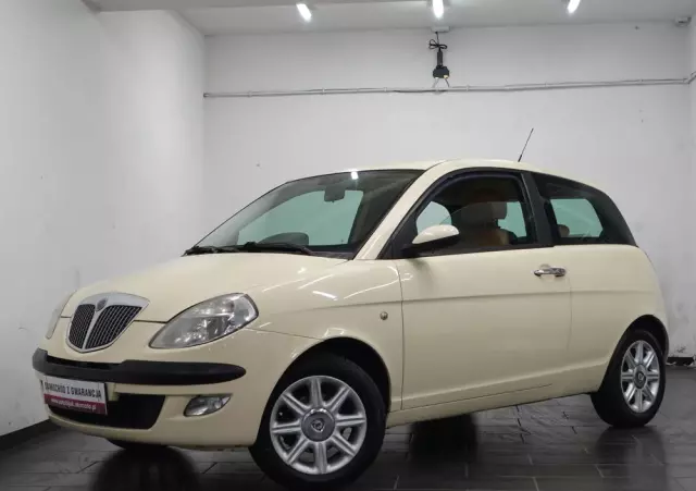 LANCIA Ypsilon 1.4 16V Platino (4 os.)