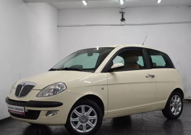 LANCIA Ypsilon 1.4 16V Platino (4 os.)