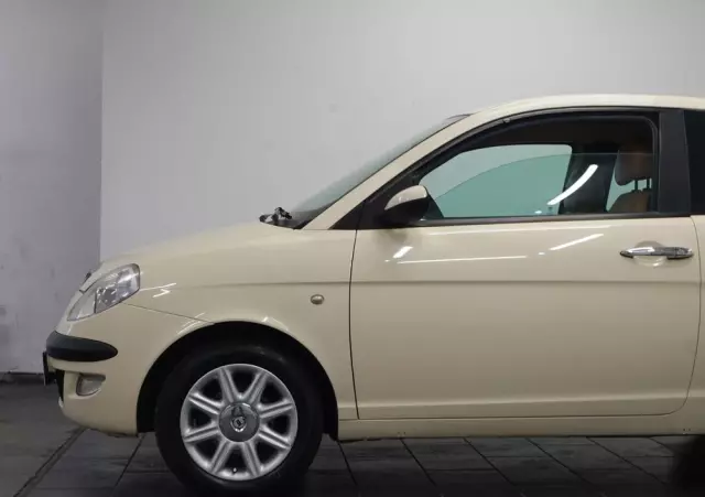 LANCIA Ypsilon 1.4 16V Platino (4 os.)