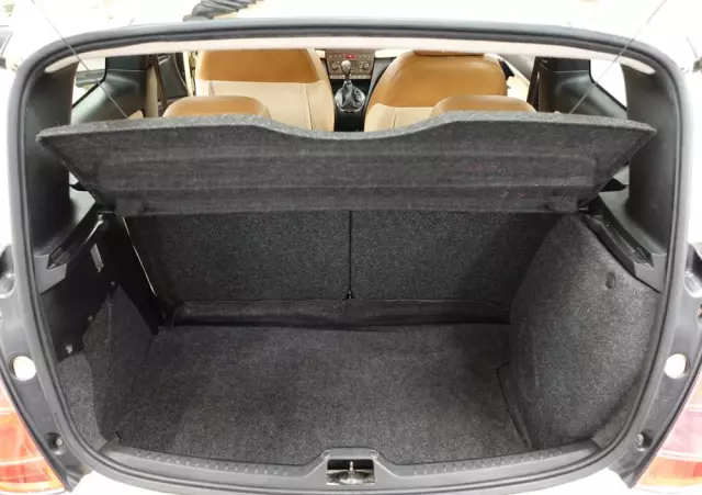 LANCIA Ypsilon 1.4 16V Platino (4 os.)