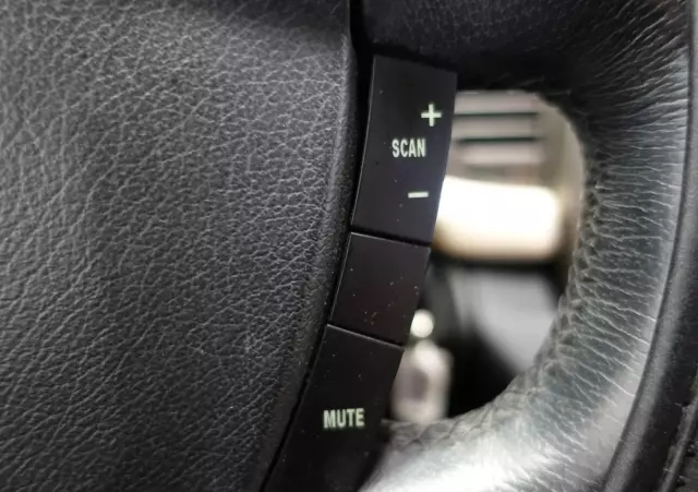 LANCIA Ypsilon 1.4 16V Platino (4 os.)