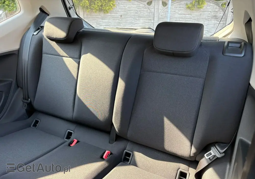 VOLKSWAGEN Up! Active