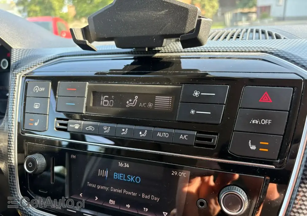 VOLKSWAGEN Up! Active