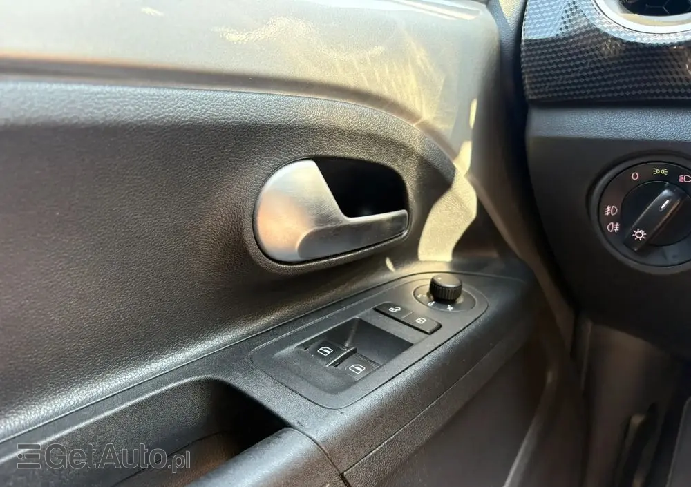 VOLKSWAGEN Up! Active