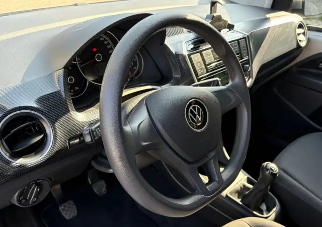 VOLKSWAGEN Up! Active
