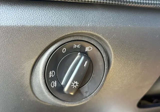 VOLKSWAGEN Up! Active