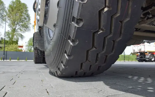 MAN TGS 26.400 / 6x4 / EURO 6 / UDT / HDS FASSI 165 / WYSUW x3 / ROTATOR / CHWYTAK / STEROWANIE RADIOWE / WZMOCNIONA RAMA / WYWROTKA / HYDROBURTA / AUTOMAT / 2017 / NOWE OPONY - 100% / NISKI PRZEBIEG / STAN IDEALNY / SPROWADZONY 